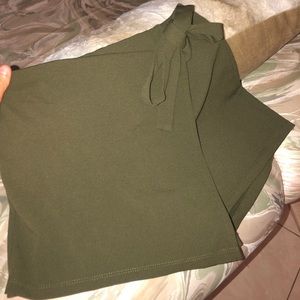 Olive skort S
